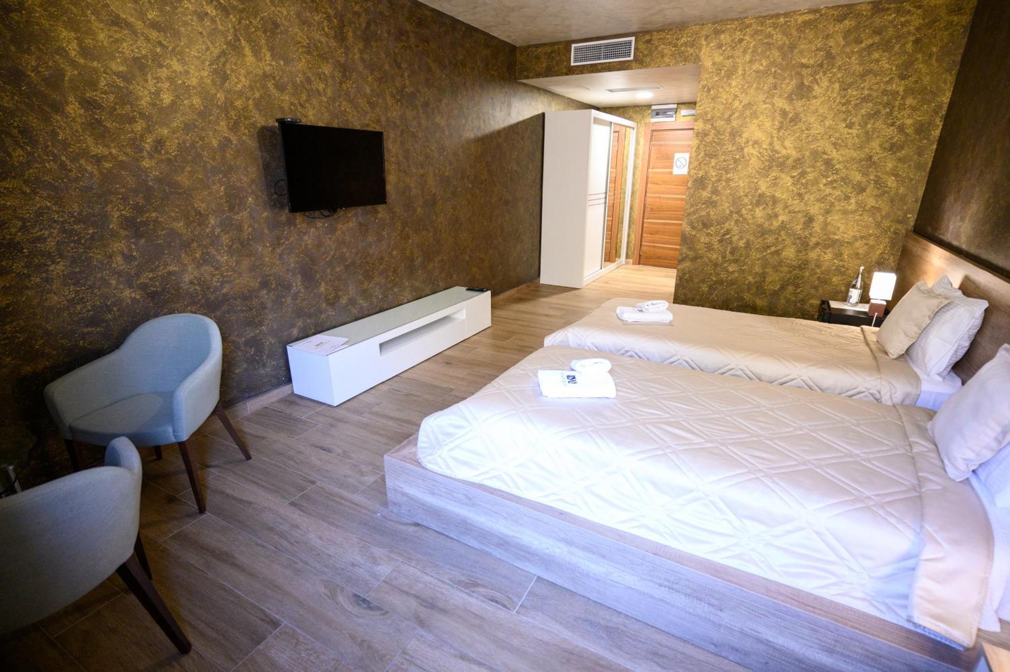 Monogramlux Hotel Indija Exterior photo