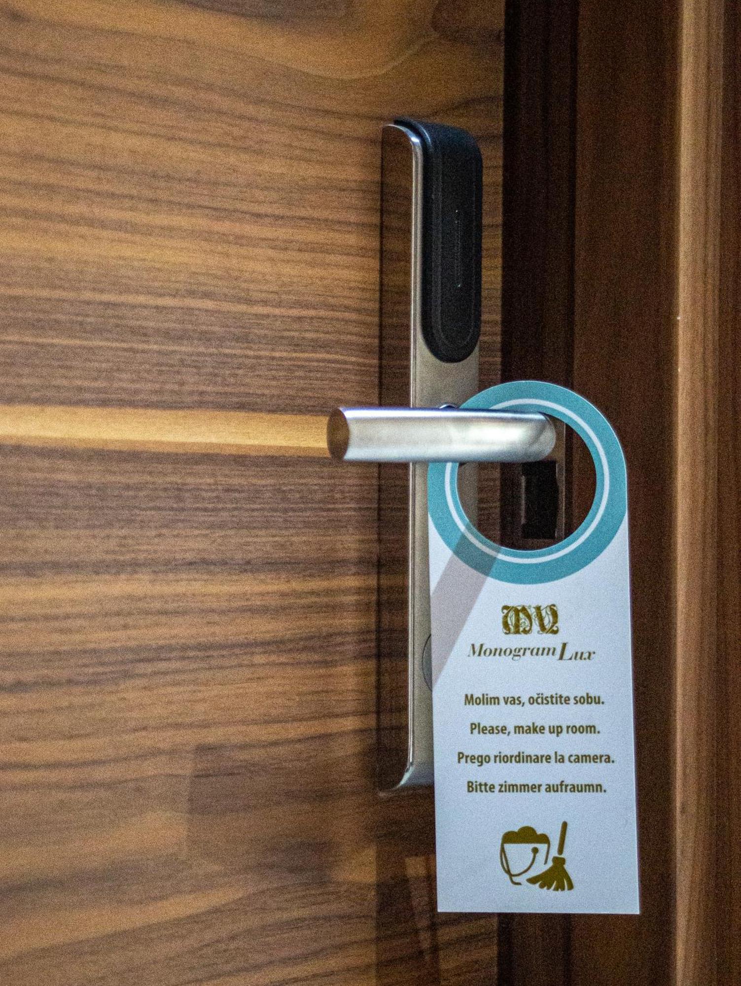 Monogramlux Hotel Indija Exterior photo